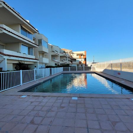 Tahiti Beach, T2 A La Mer, Piscine, Terrasse Et Parking Фронтіньян Екстер'єр фото